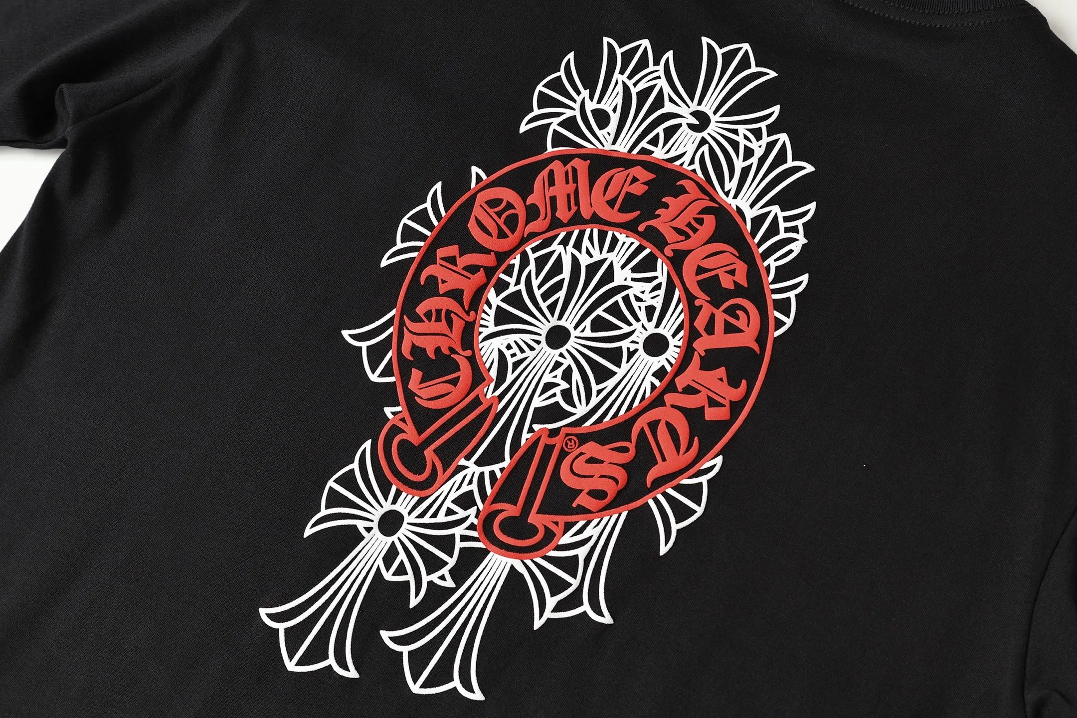 P150 Cross-border model, please do not place an order if you are pursuing quality -Chrome Hearts/Chrome Heart Cross Sanskrit foam printed short-sleeved T-shirt -High weight, high density and high quality. The wool is soft, delicate and skin-friendly. It feels soft and silky. It has excellent warmth and skin-friendly properties.